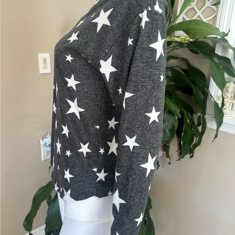 Star-Print Charcoal V-Neck Sweater - Picture 3 of 8